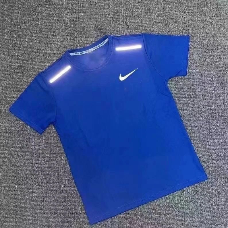 Nike T-shirt