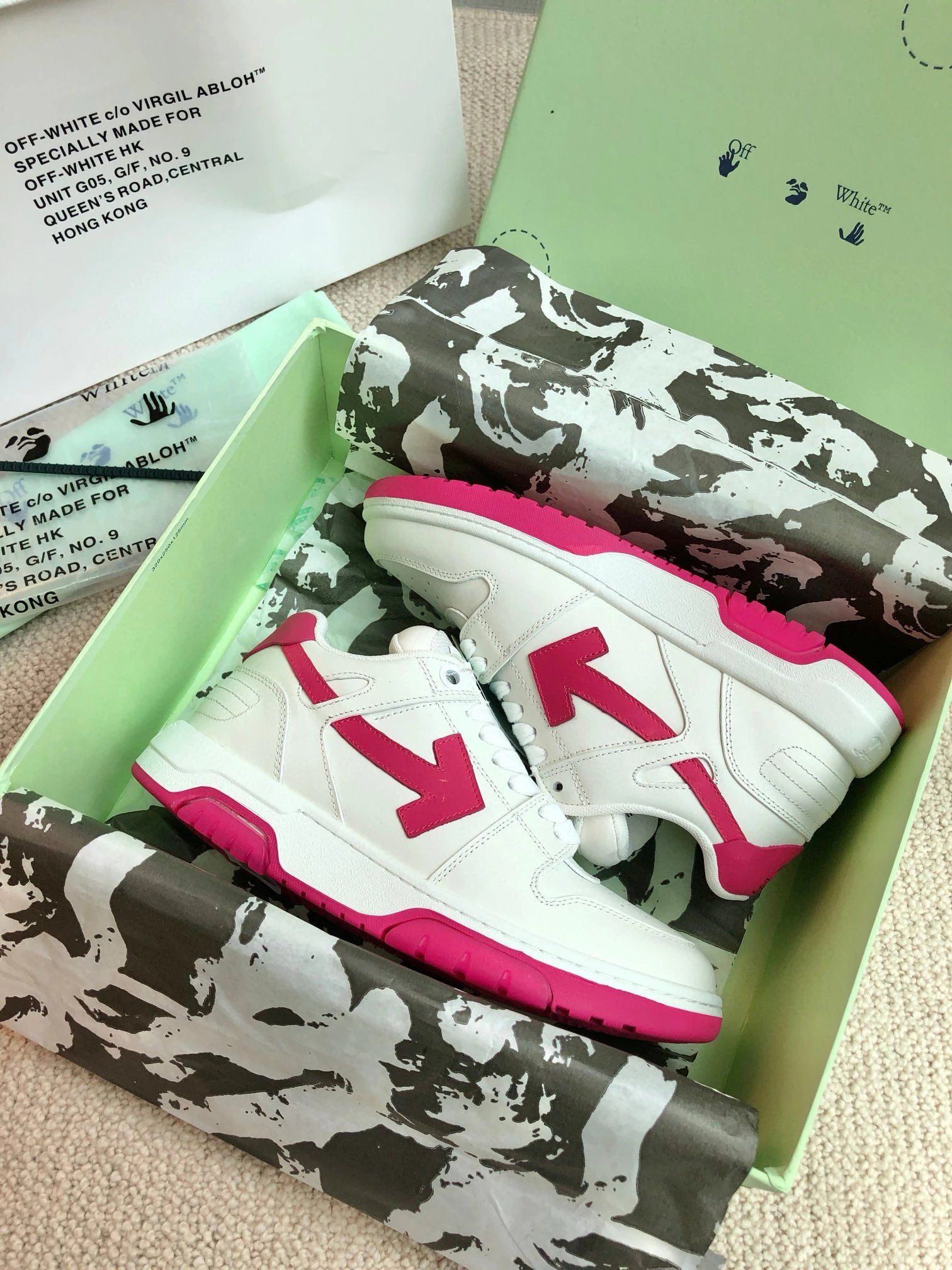 Off-white Sneakers