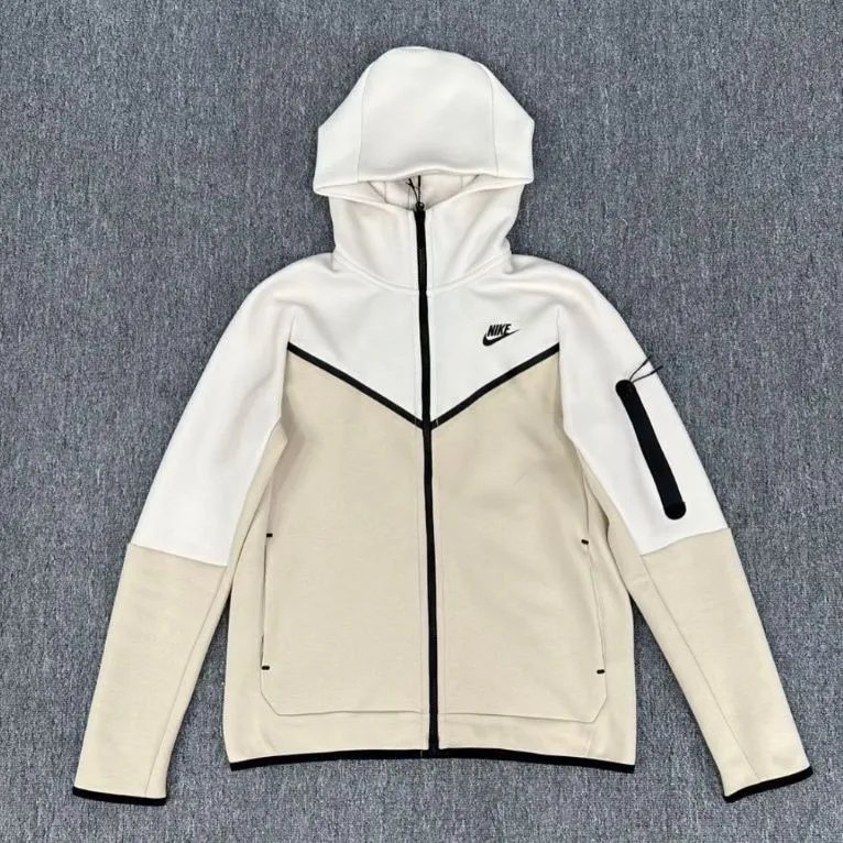 Nike 2023 Tech Fleece (26cw)