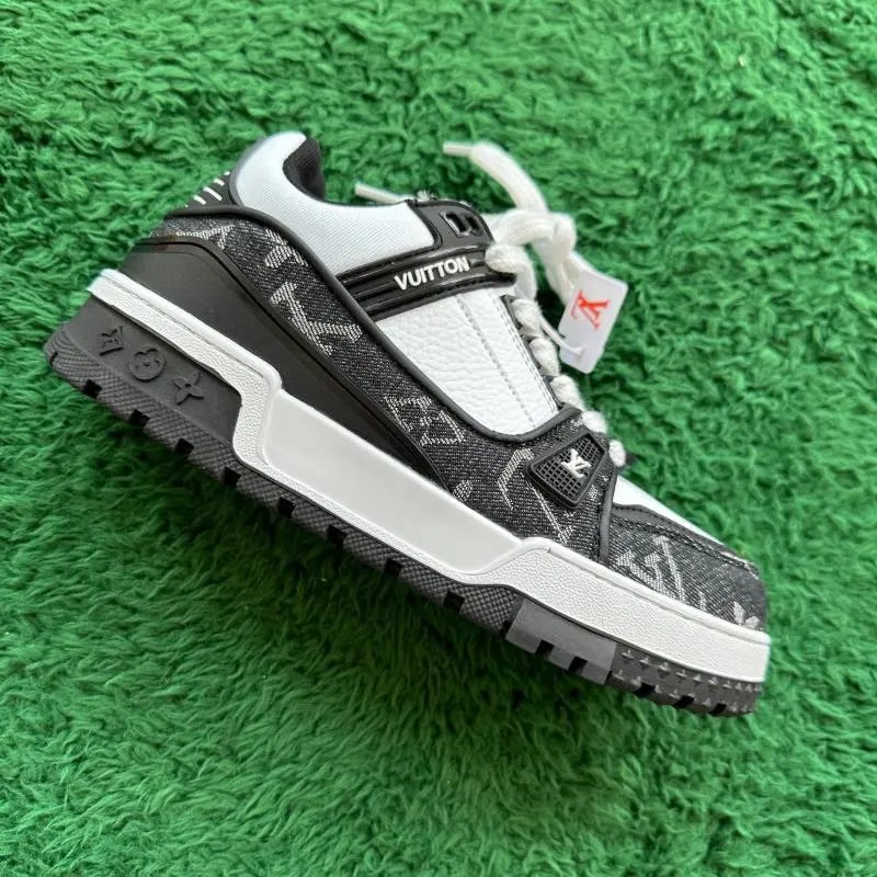 Louis Vuitton Black Louis Vuitton Trainer Maxi